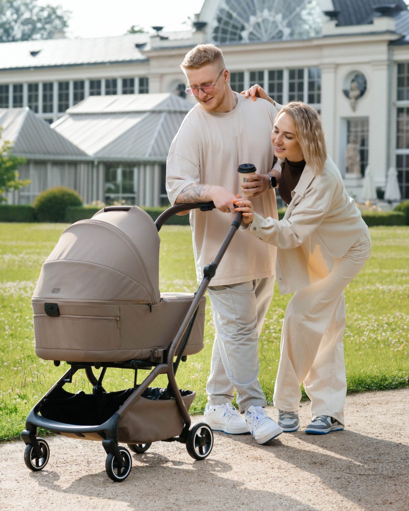 Carucior-2-in-1-Carrello-Magia-Spice-Beige-tiny-tots-bebe-magazin-carucioare-copii-cluj-importator-offic-2-scaled-1.jpg